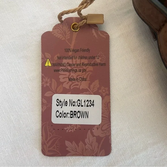 Sam & Hadley Embroidered Dome Cross Crossbody NWT - Picture 3 of 6